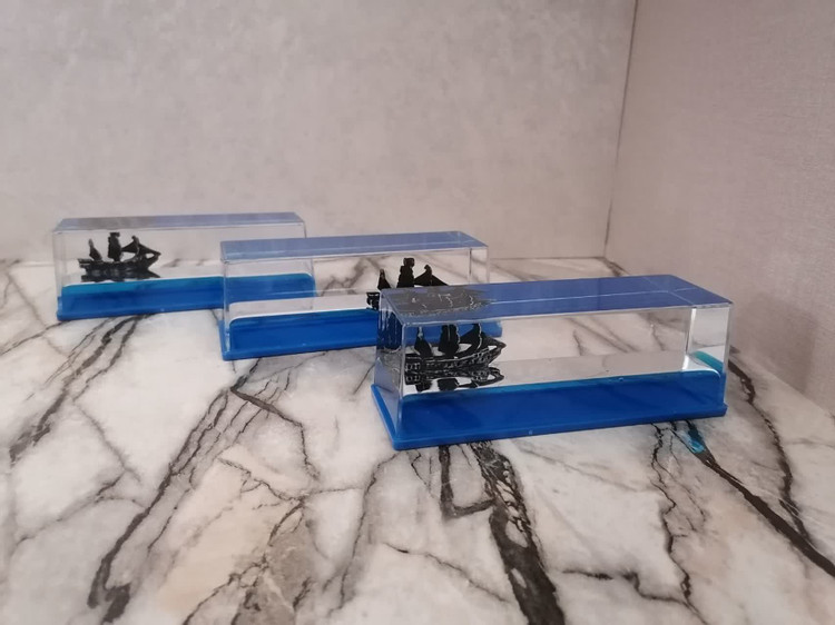 کشتی معلق مروارید سیاه